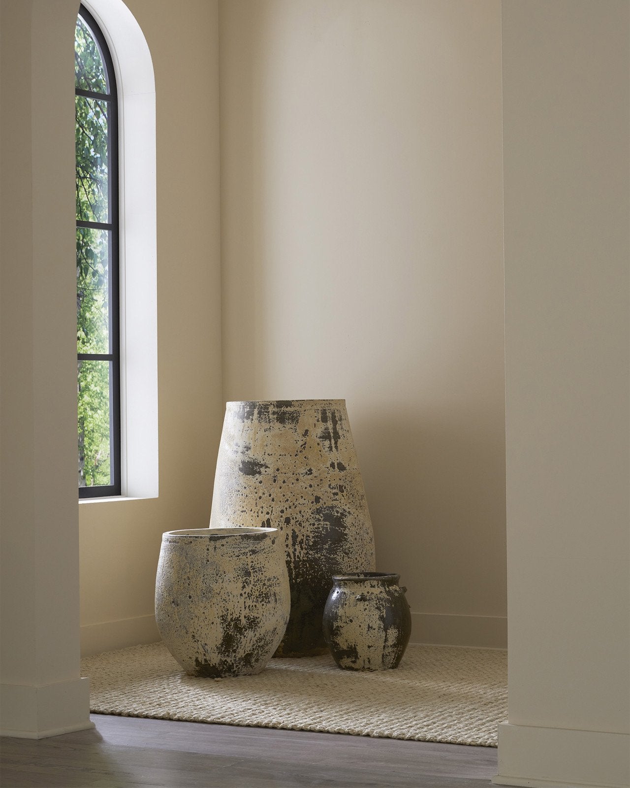 Capaci Antique White Planter